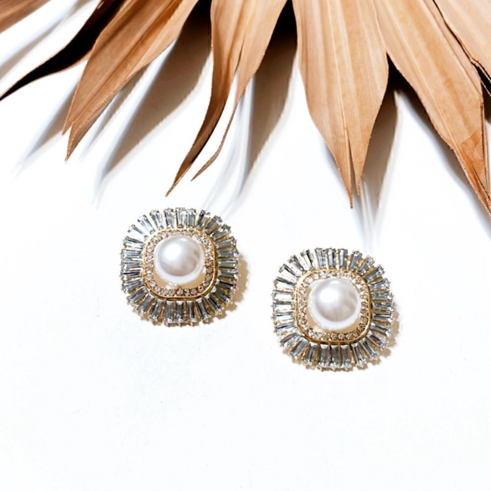 Vintage pearl earrings #785